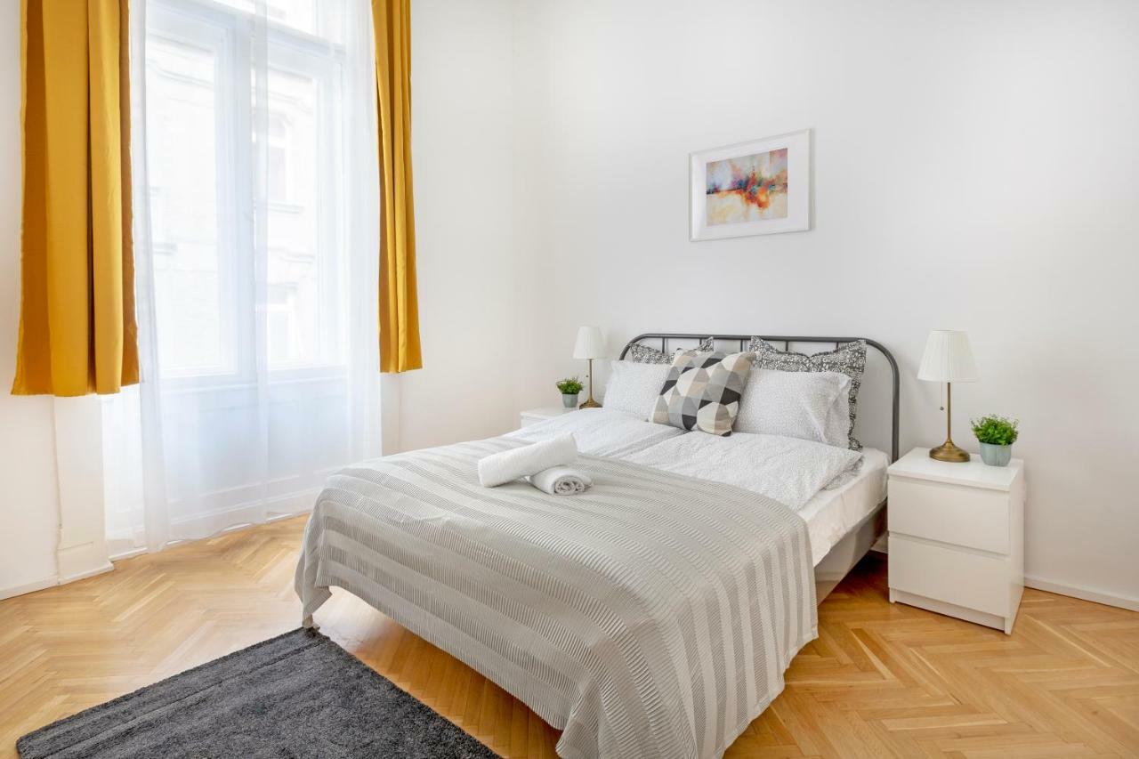 Exclusive Downtown Bella Home Budapest Exterior foto